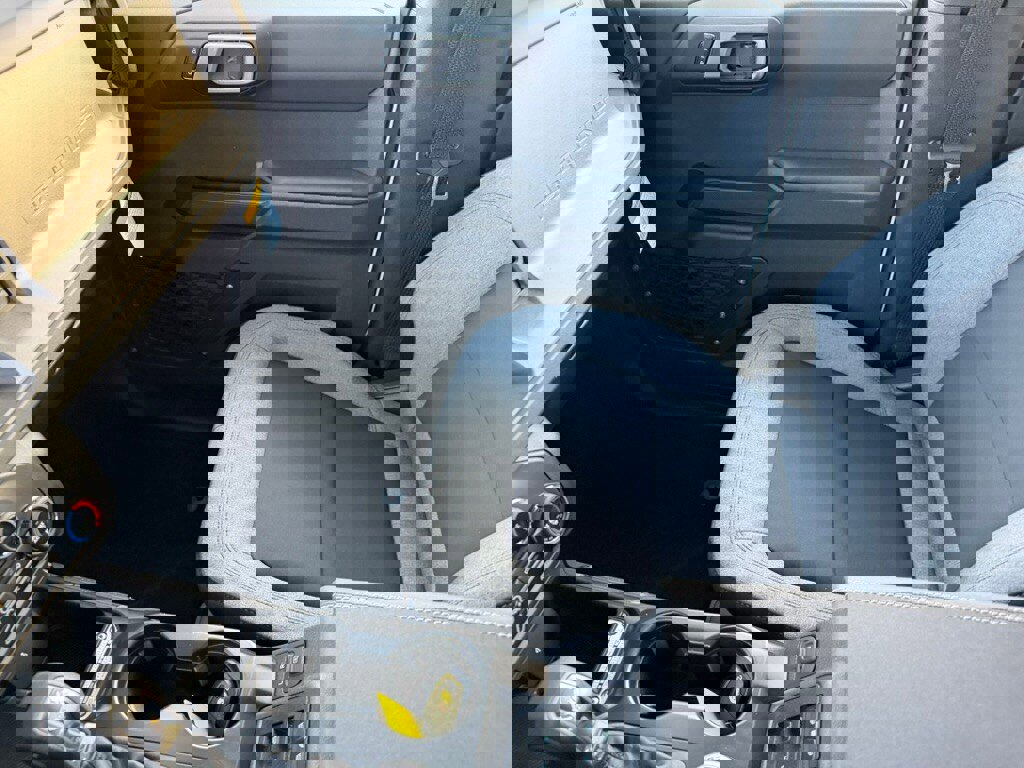 New 2025 Ford Bronco 4-Door image 24