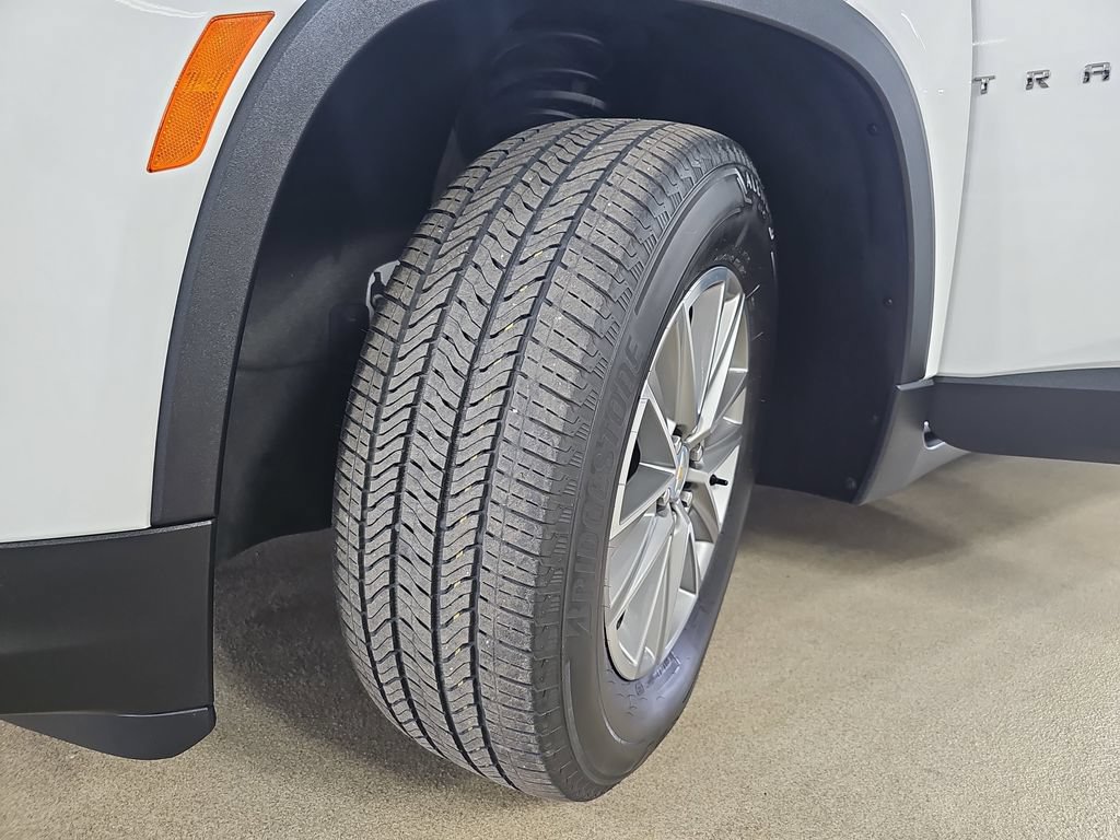 Certified 2023 Chevrolet Traverse LT w/ LPO, Floor Liner Package AWD/4WD image 40