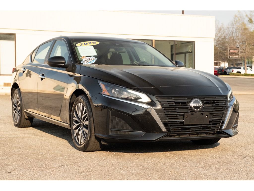 Used 2025 Nissan Altima 2.5 SV image 34