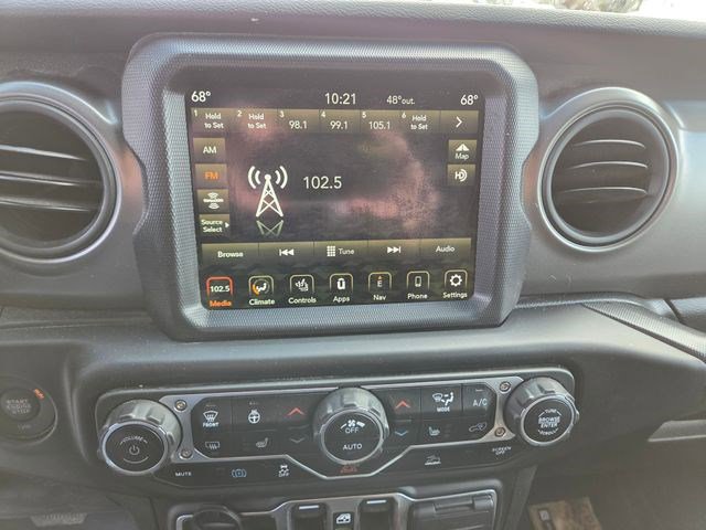 Certified 2023 Jeep Wrangler Unlimited w/ Cold Weather Group image 6