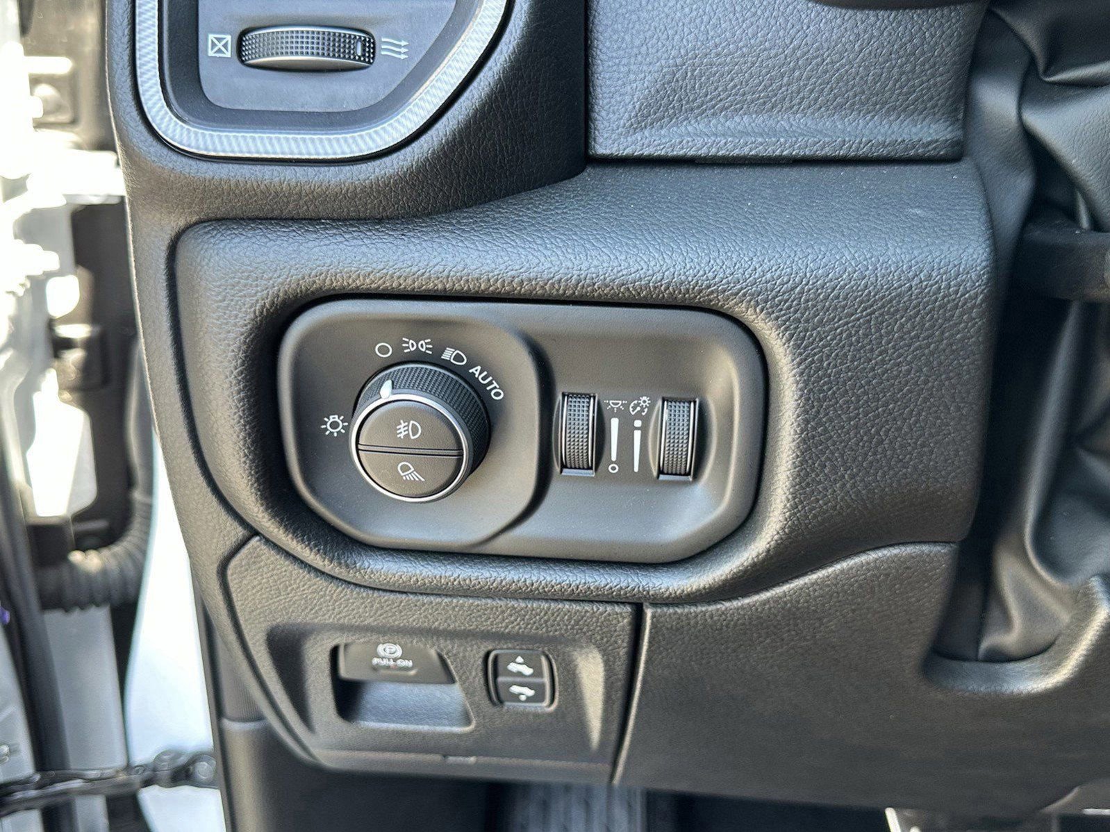 Used 2025 RAM 1500 RHO image 33