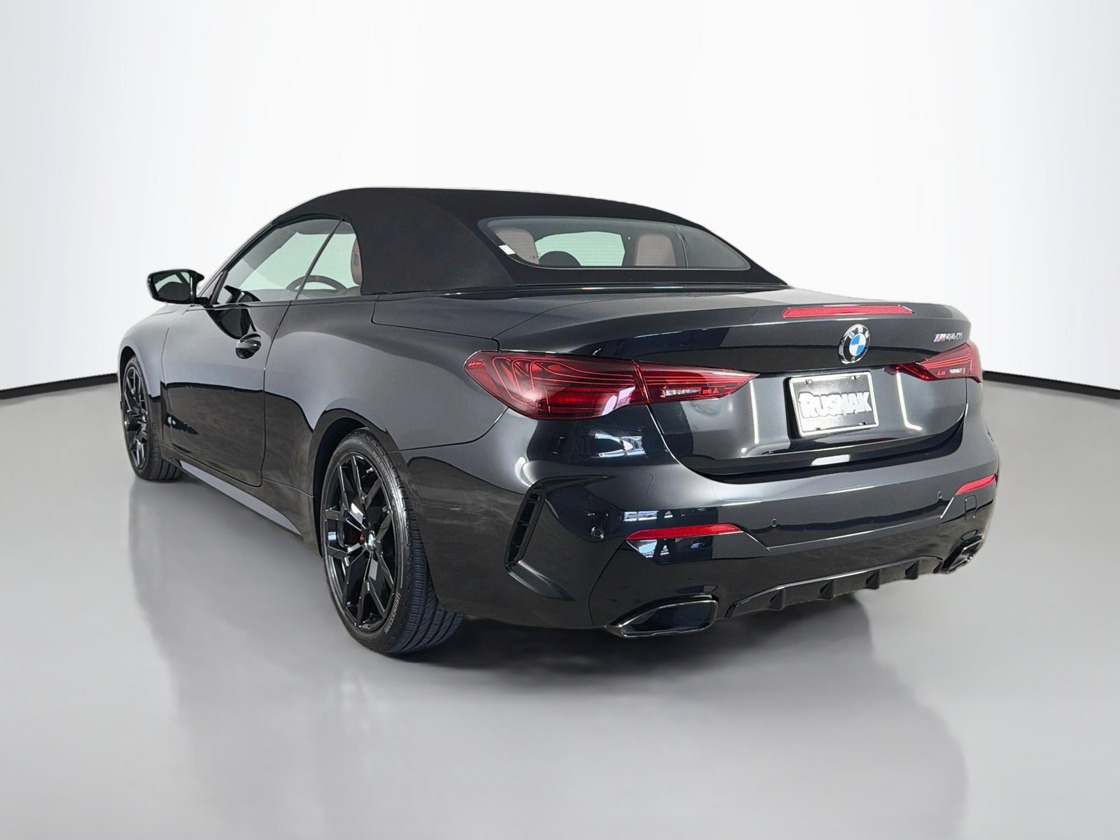 Certified 2025 BMW M440i Convertible w/ Shadowloine Package RWD image 5