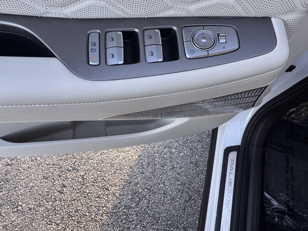 Used 2020 Hyundai Palisade Limited image 17