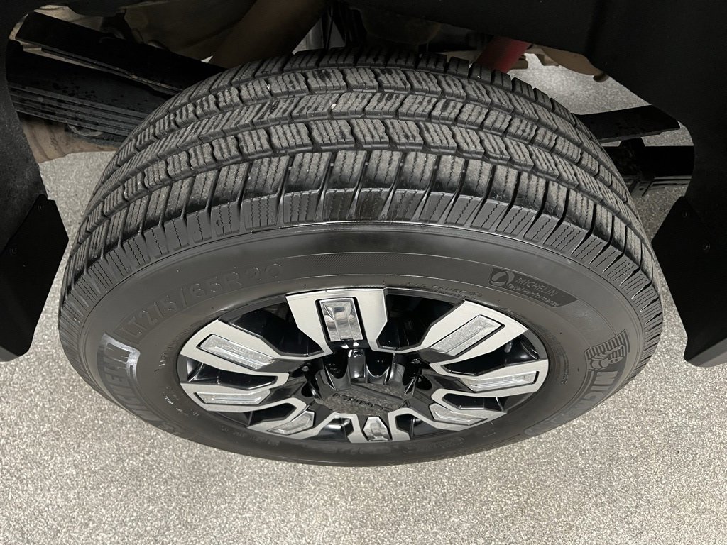 Used 2024 GMC Sierra 3500 Denali w/ Denali Reserve Package image 21