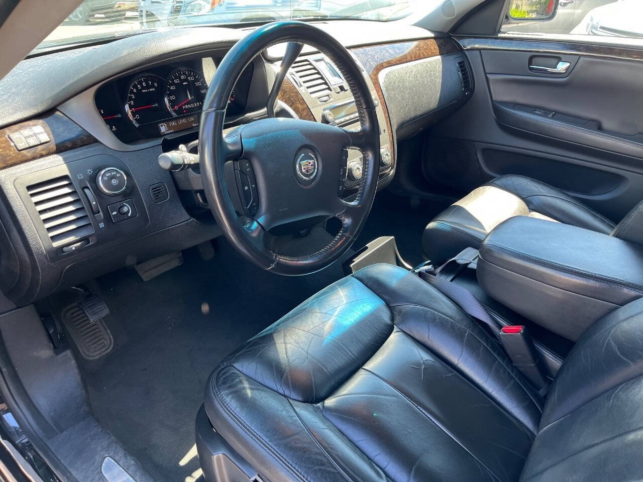 Used 2011 Cadillac DTS Limousine FWD image 9