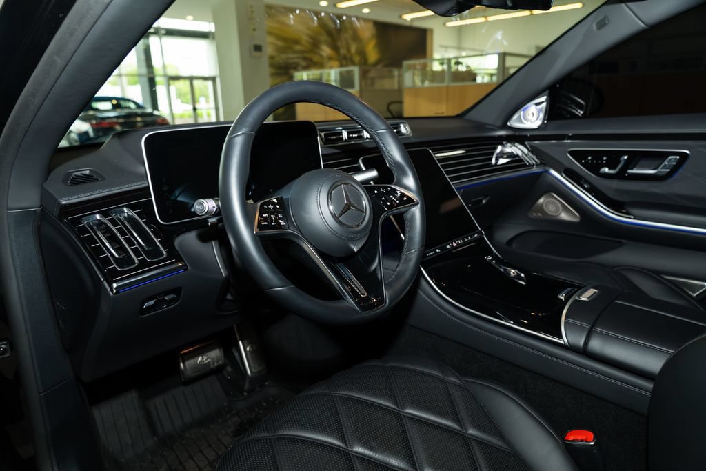 Certified 2022 Mercedes-Benz Maybach S 580 4MATIC image 3