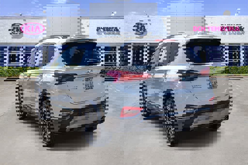 Used 2020 Hyundai Santa Fe Limited image 6