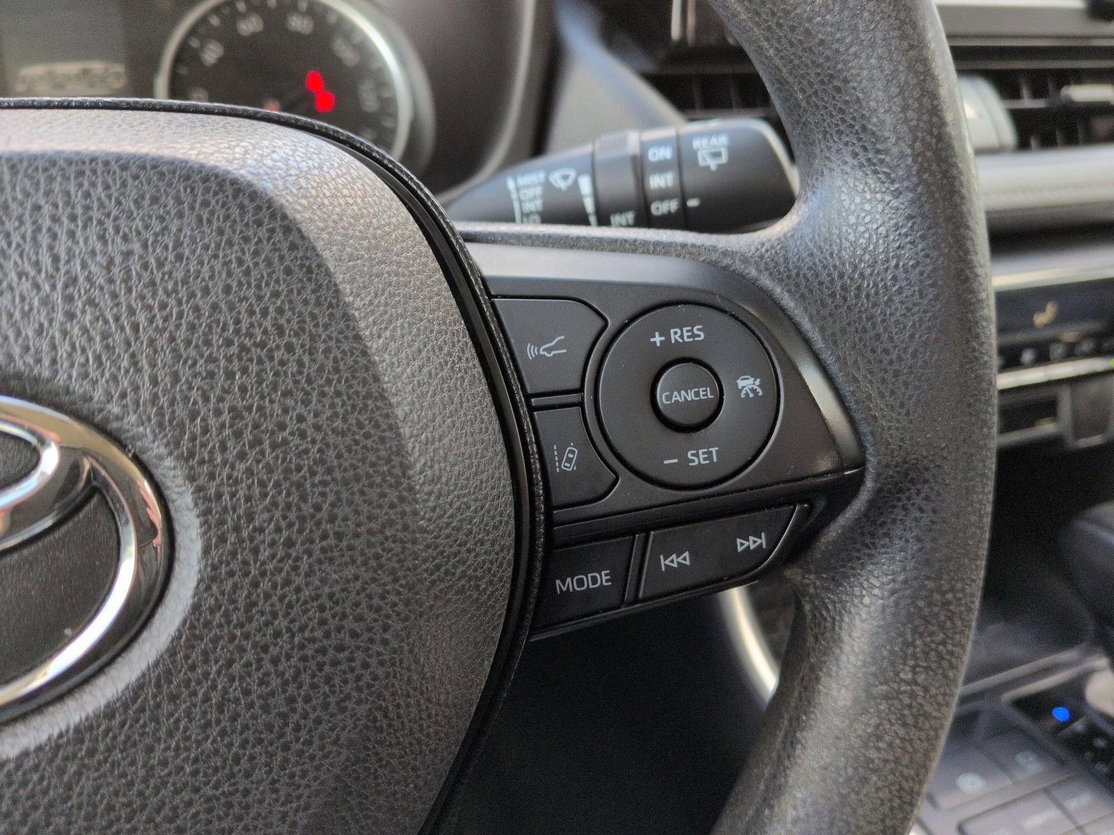 Used 2019 Toyota RAV4 XLE image 27