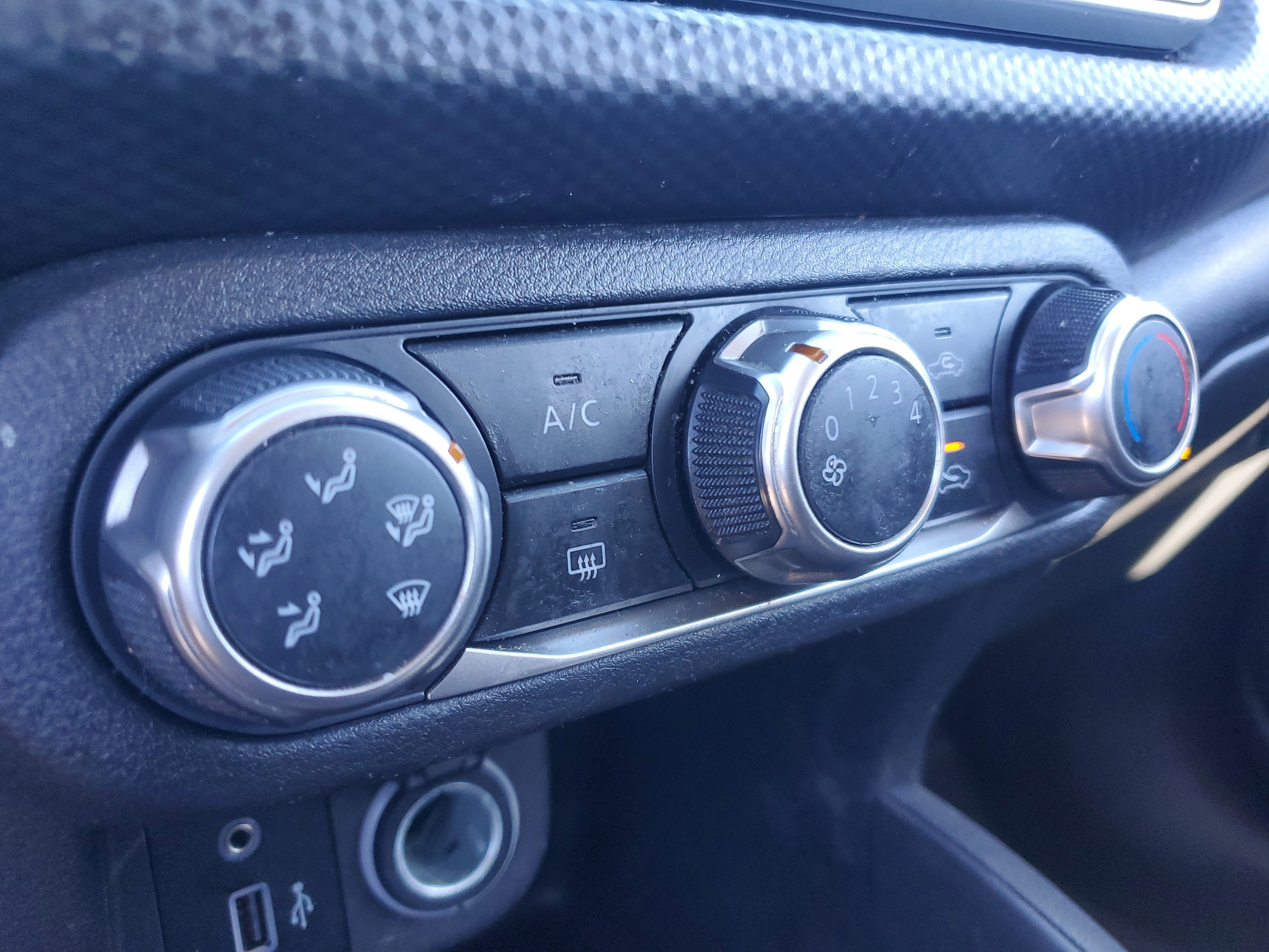 Used 2024 Nissan Kicks S image 26