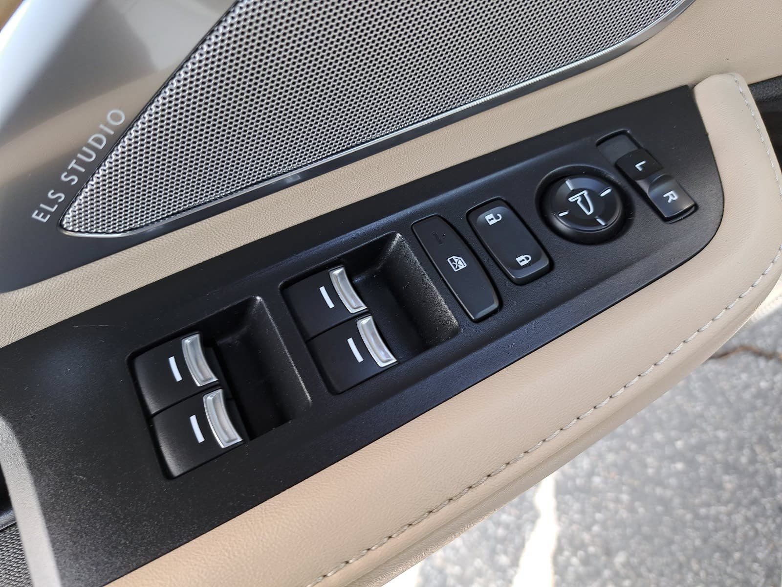Used 2023 Acura RDX w/ Technology Package FWD image 30