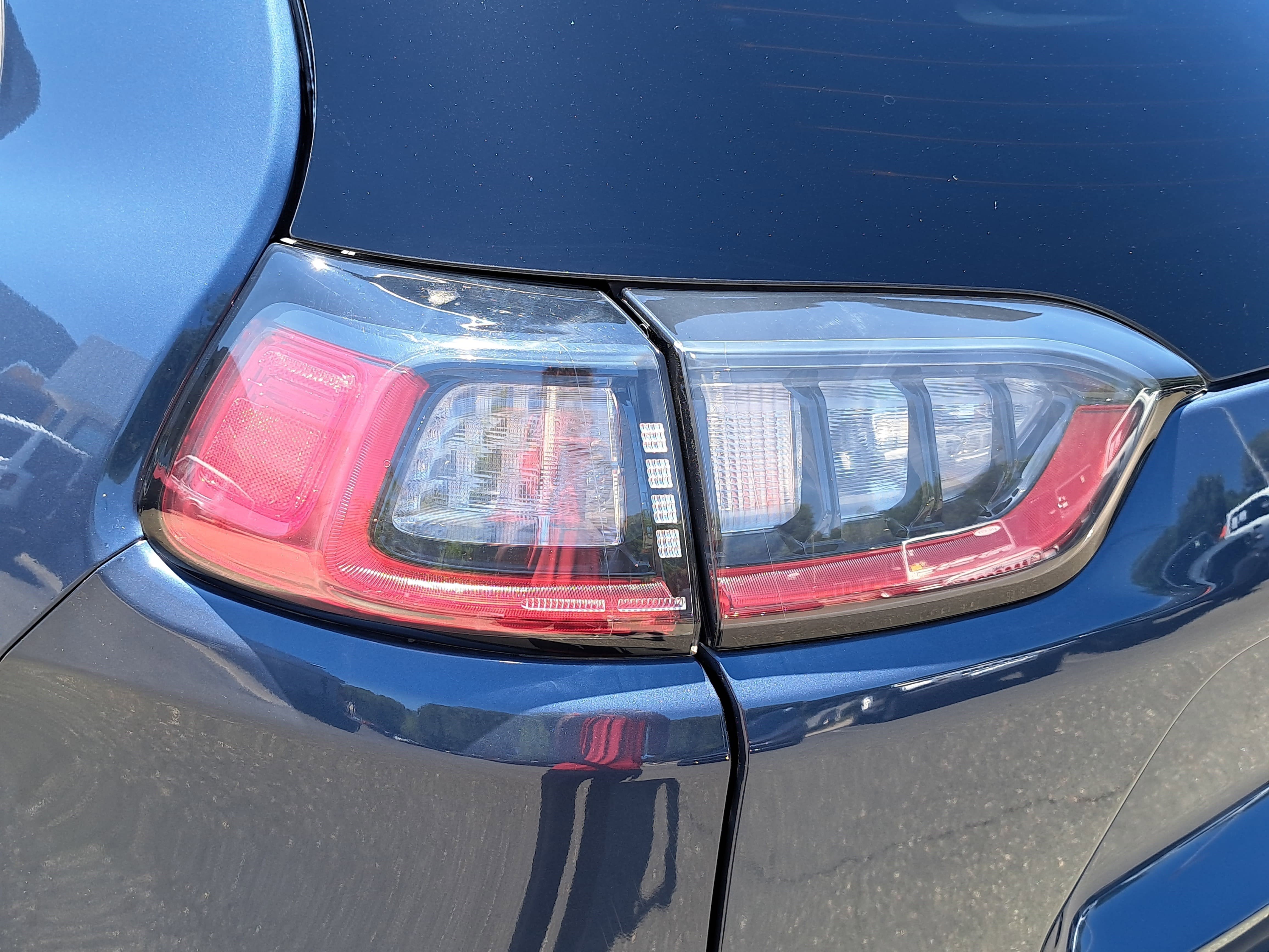 Used 2022 Jeep Cherokee Latitude Lux w/ Sun & Sound Group FWD image 33