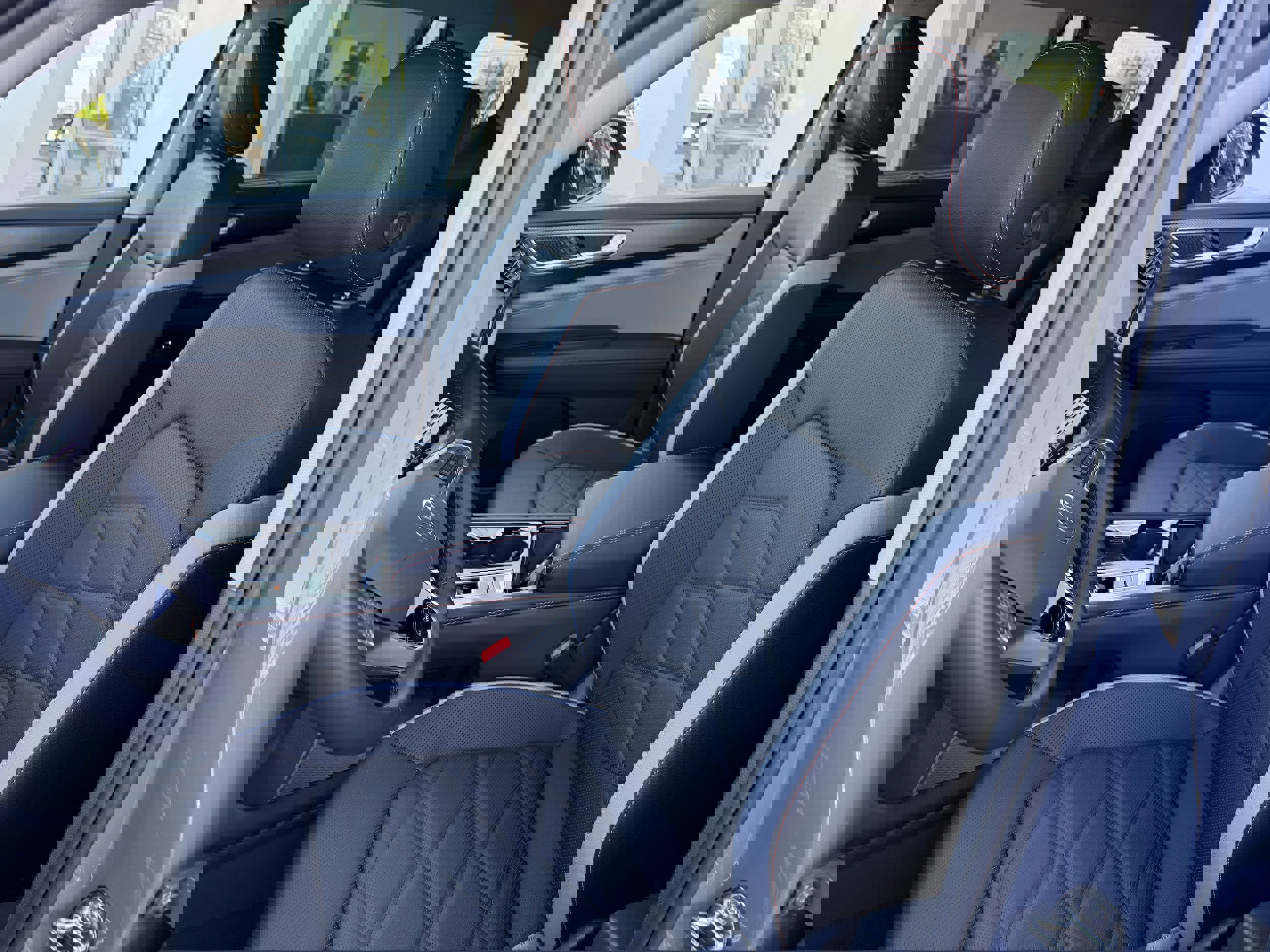 New 2025 Volkswagen Atlas Peak Edition SE image 13
