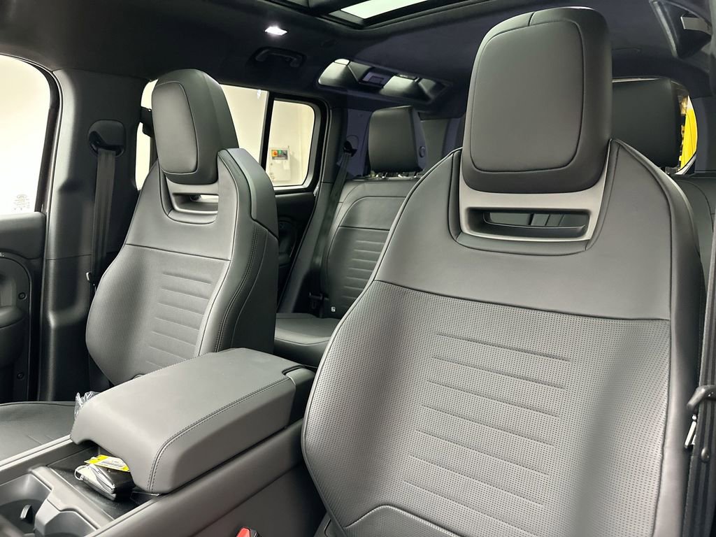 New 2026 Land Rover Defender 110 OCTA AWD/4WD image 20