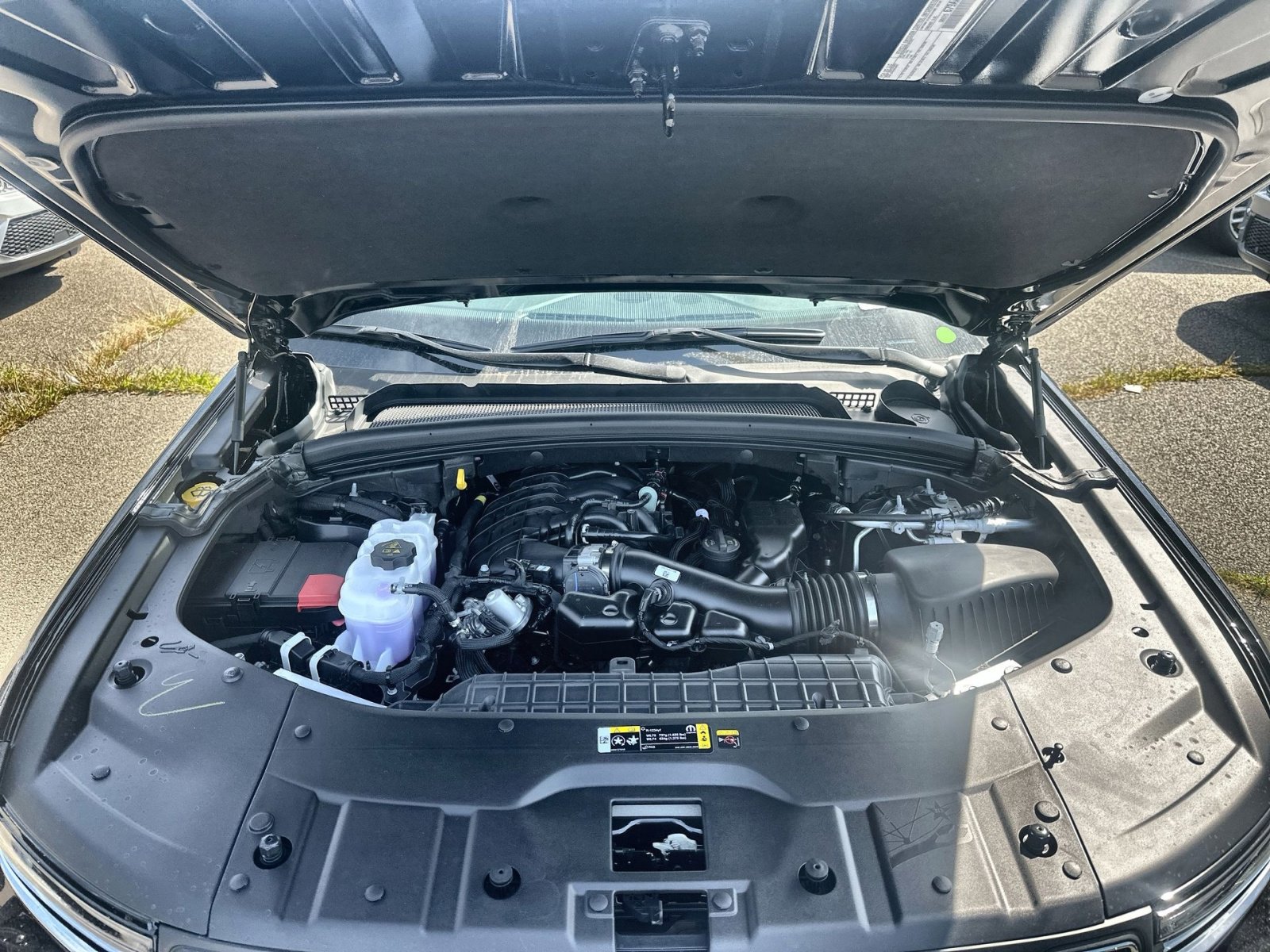 New 2025 Jeep Grand Cherokee Laredo w/ Luxury Tech Group I image 27