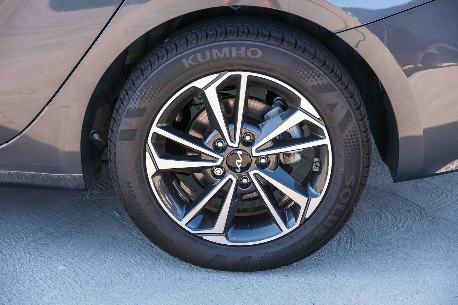 Used 2023 Kia Forte LXS FWD image 9