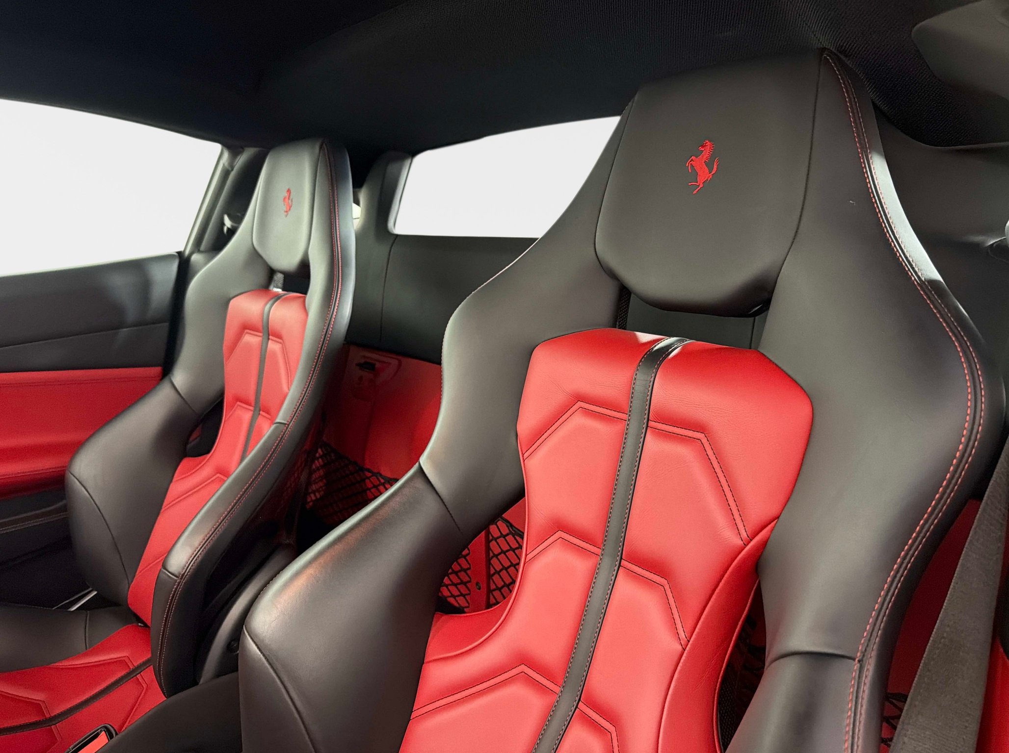 Used 2018 Ferrari 488 GTB RWD image 31