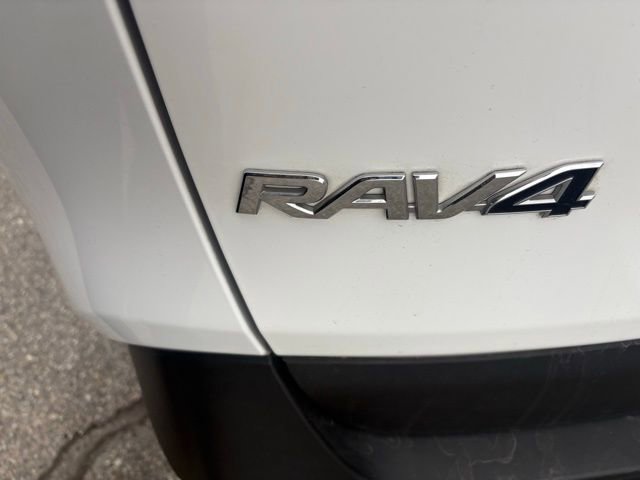 Used 2024 Toyota RAV4 LE AWD/4WD image 11