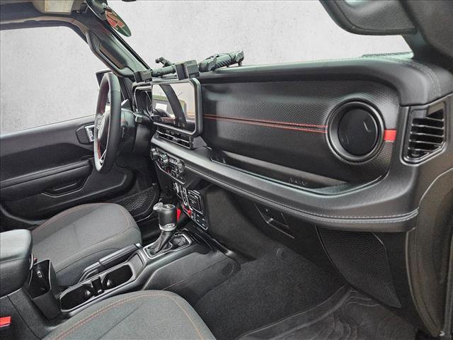 Used 2024 Jeep Wrangler Rubicon w/ Safety Group image 27