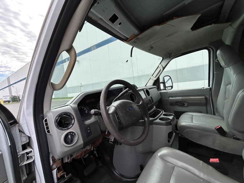 Used 2017 Ford E-350 and Econoline 350 Super Duty w/ Power Windows & Locks Group RWD image 33