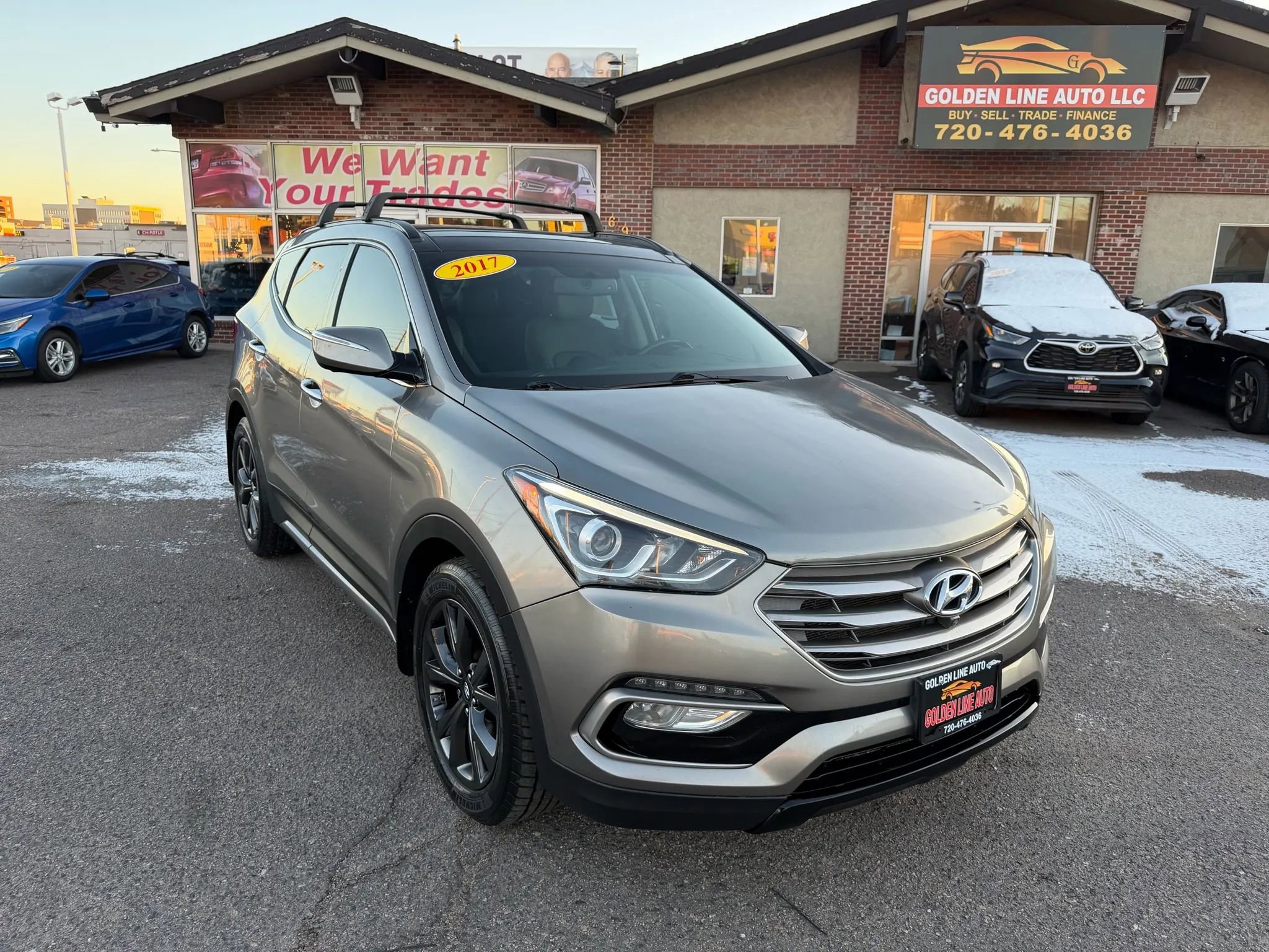 Used 2017 Hyundai Santa Fe Sport image 2