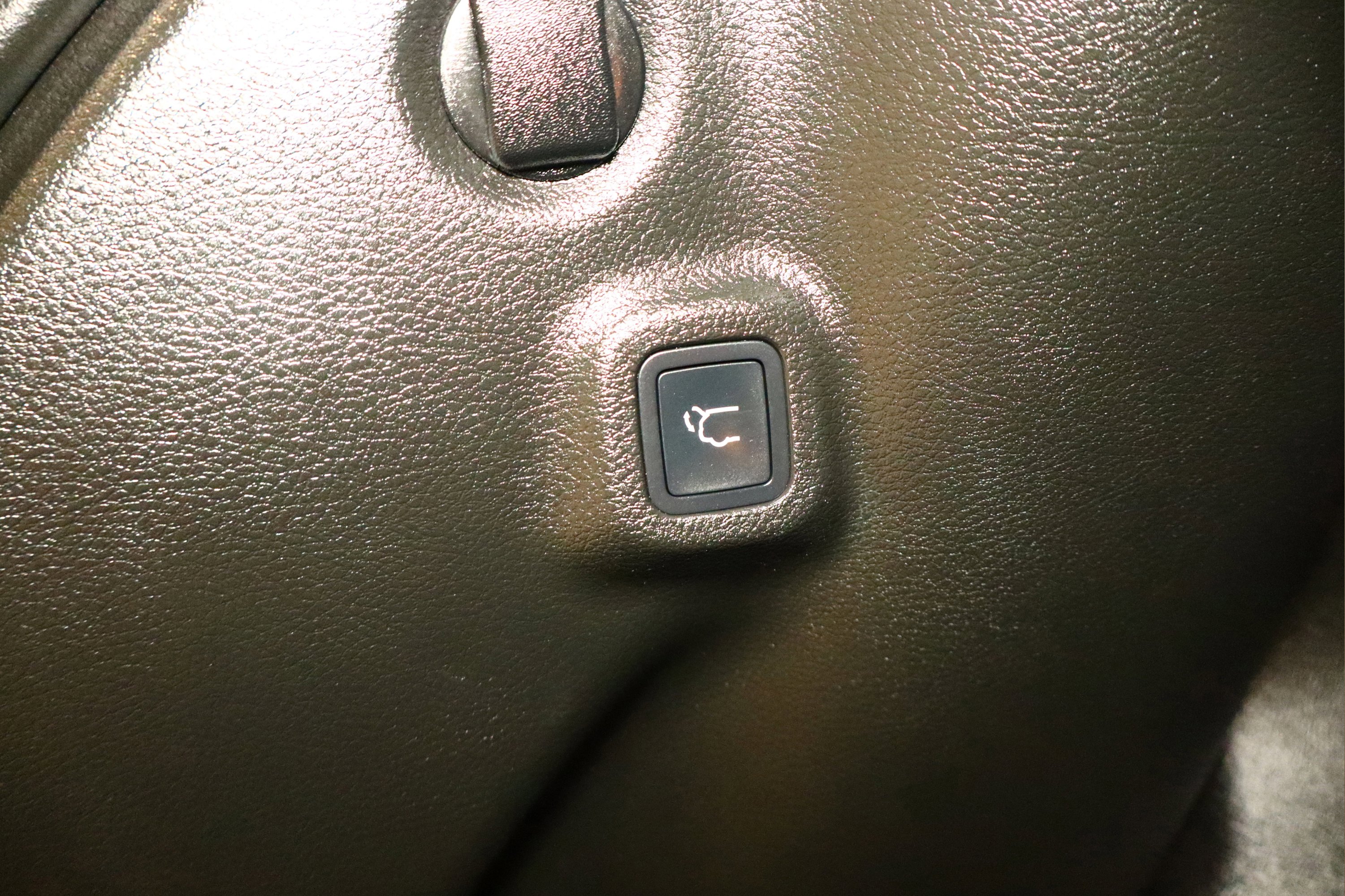 Used 2023 Jeep Compass Trailhawk w/ Trailhawk Elite Group image 41