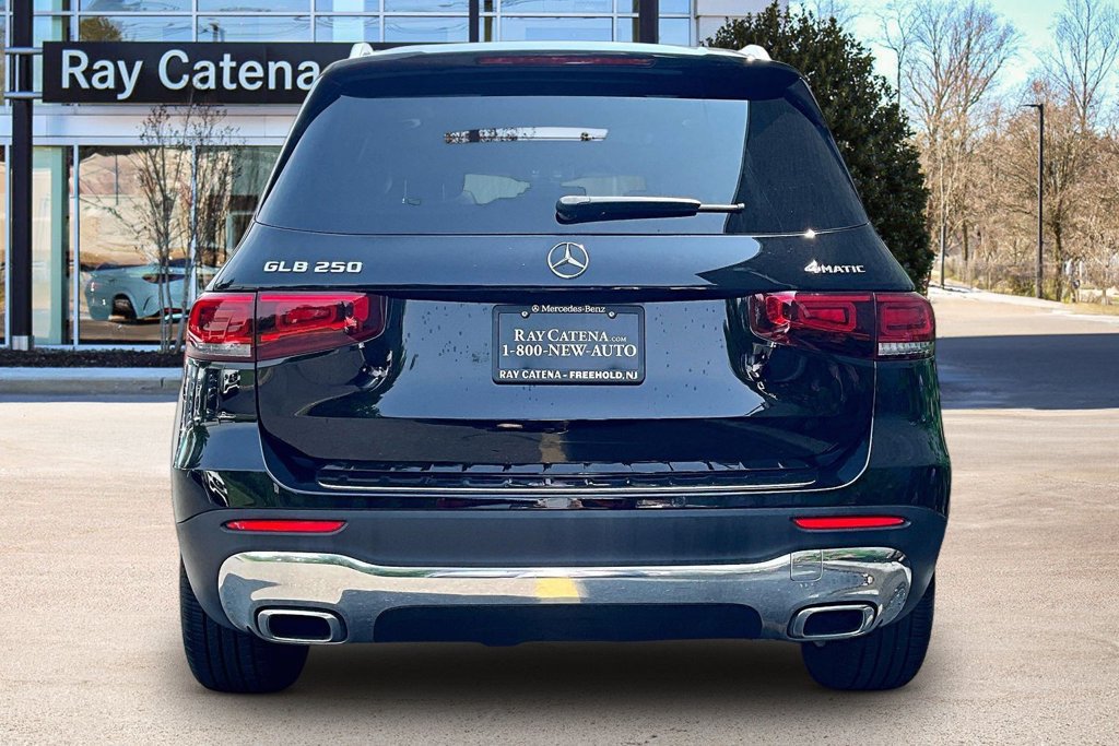Certified 2023 Mercedes-Benz GLB 250 4MATIC image 4
