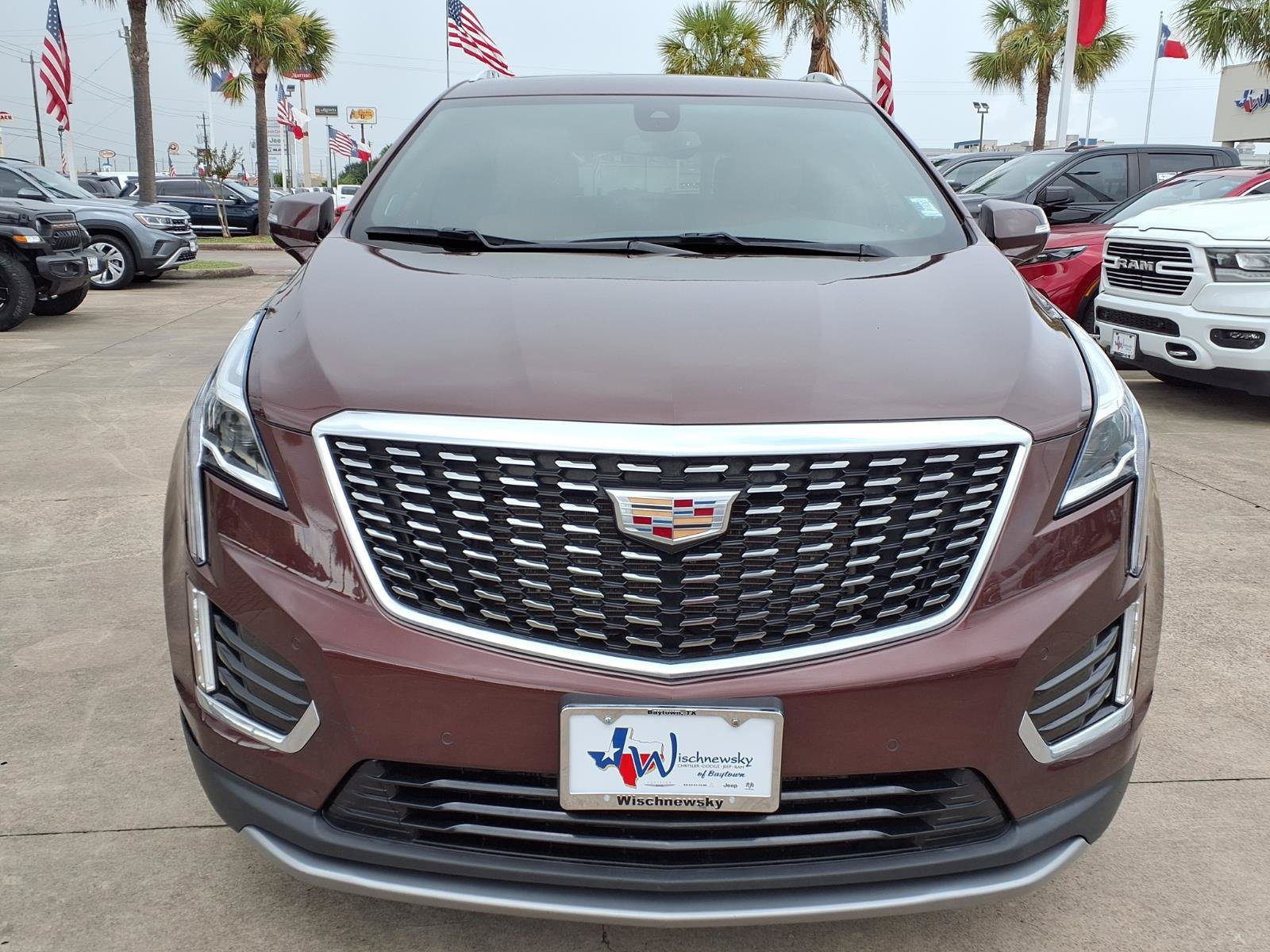 Used 2023 Cadillac XT5 Premium Luxury FWD image 2