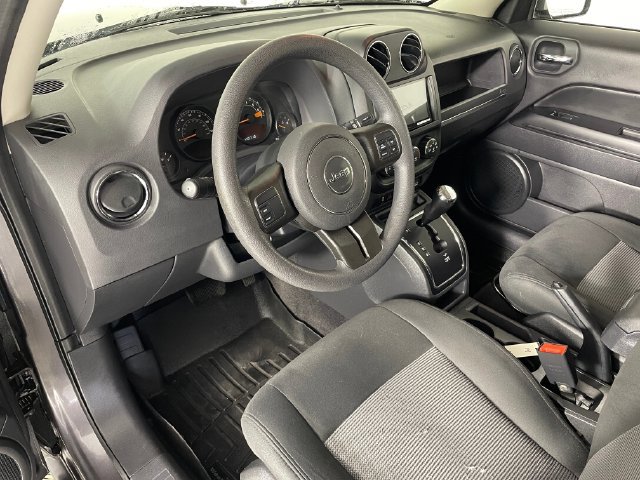 Used 2017 Jeep Patriot Sport w/ Power Value Group AWD/4WD image 3