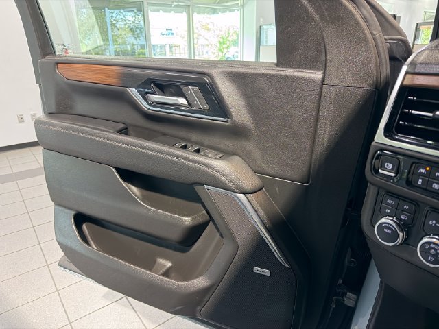 Used 2025 GMC Yukon Denali AWD/4WD image 25