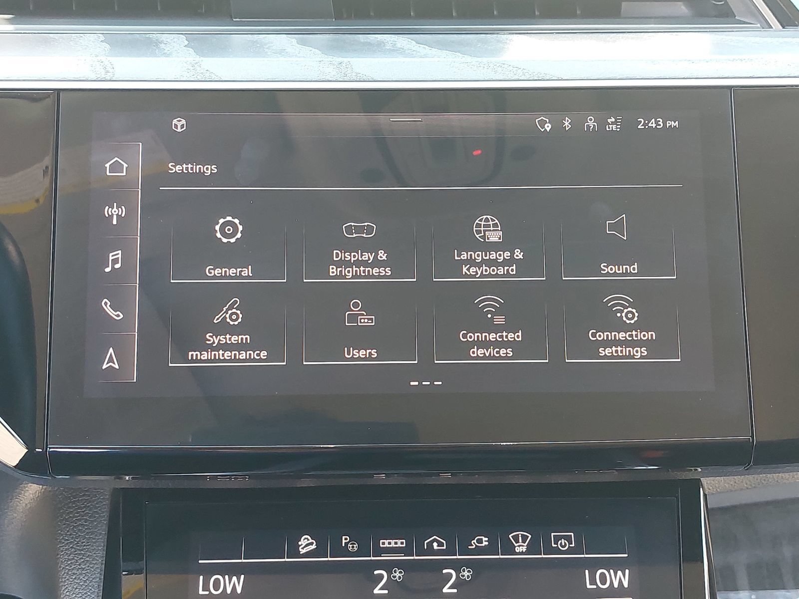 Used 2024 Audi Q8 e-tron Premium Plus w/ Prestige Package AWD/4WD image 27