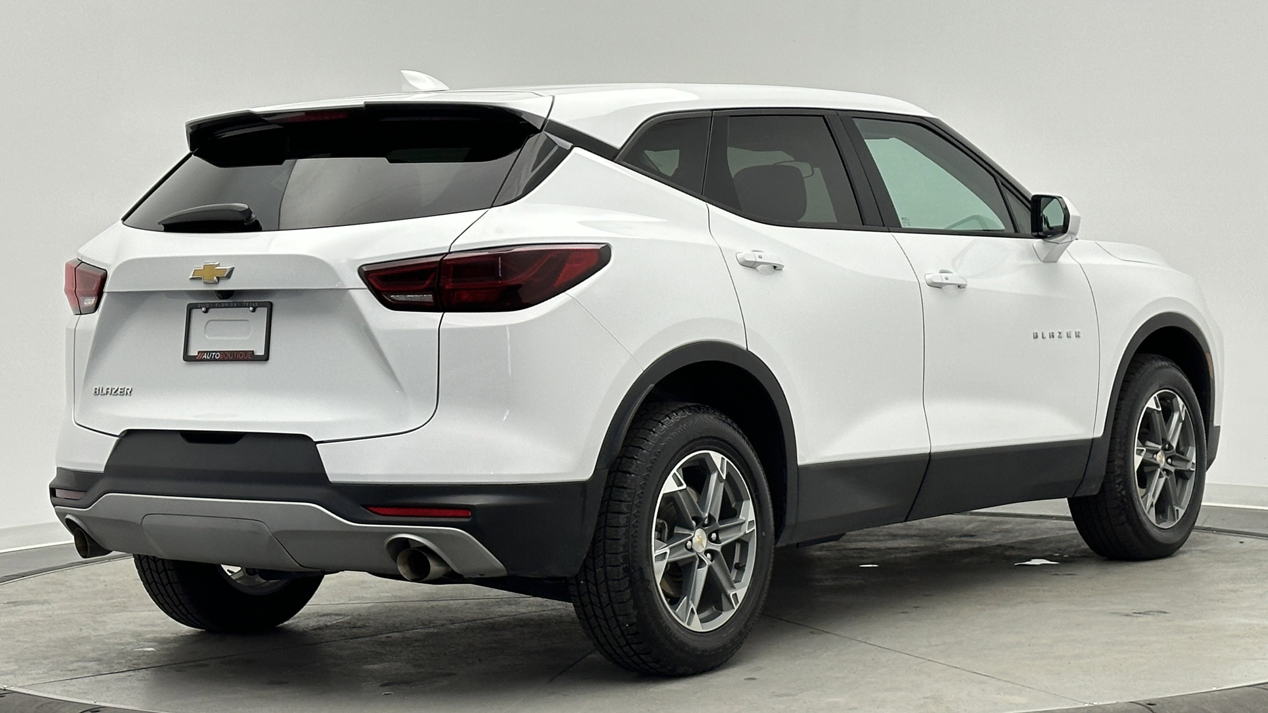 Used 2023 Chevrolet Blazer LT image 7