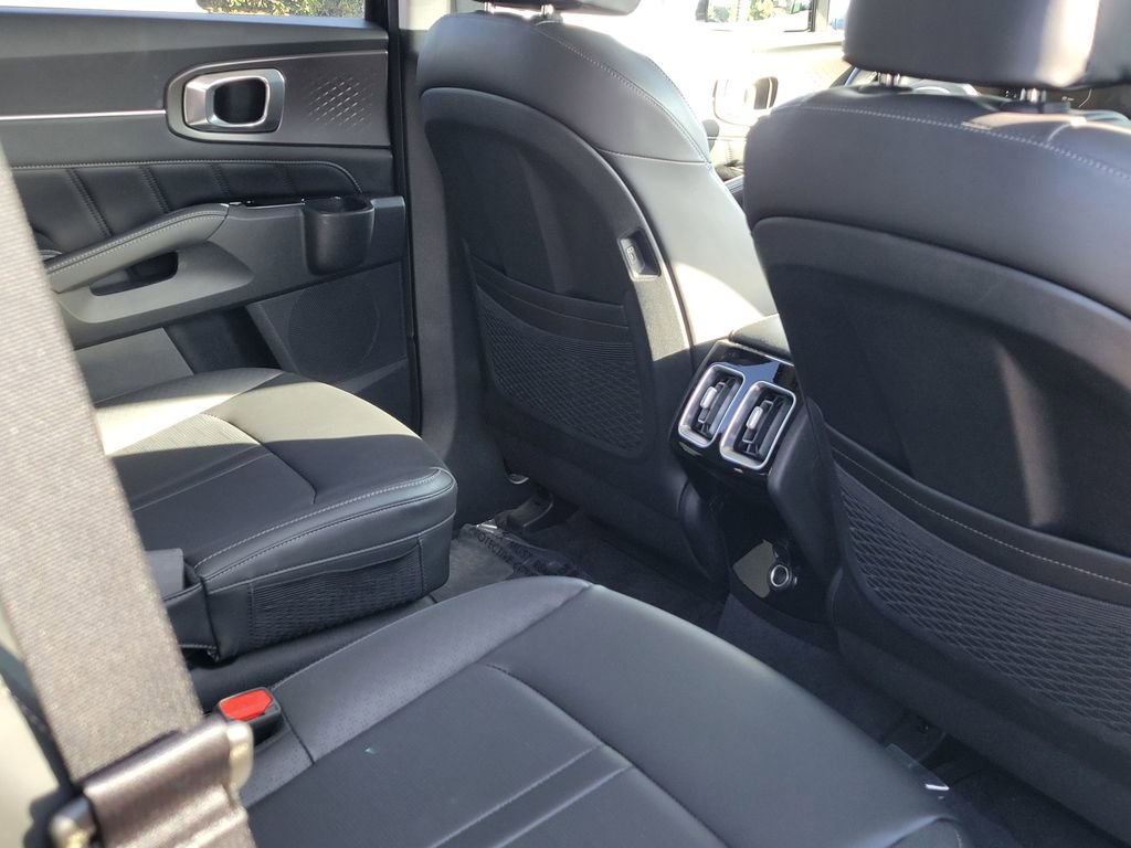 Certified 2024 Kia Sorento SX FWD image 8