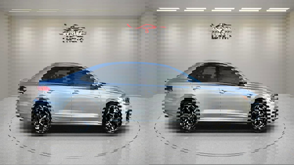 Used 2020 Volkswagen Passat 2.0T R-Line image 6