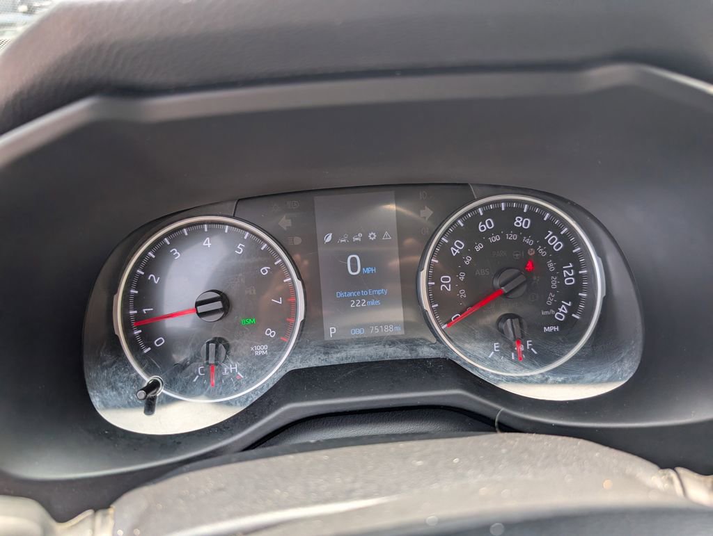 Used 2021 Toyota RAV4 XLE FWD image 18