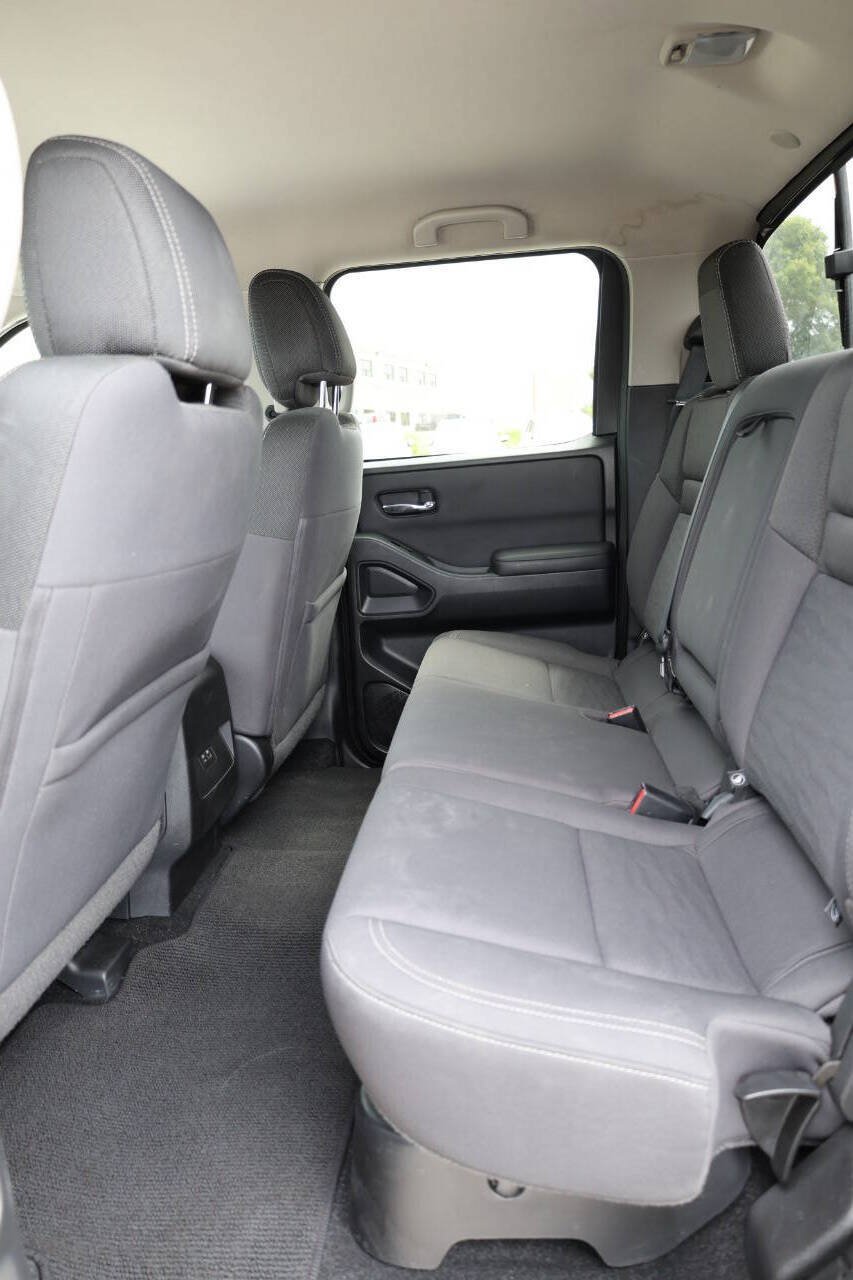 Used 2022 Nissan Frontier SV RWD image 17