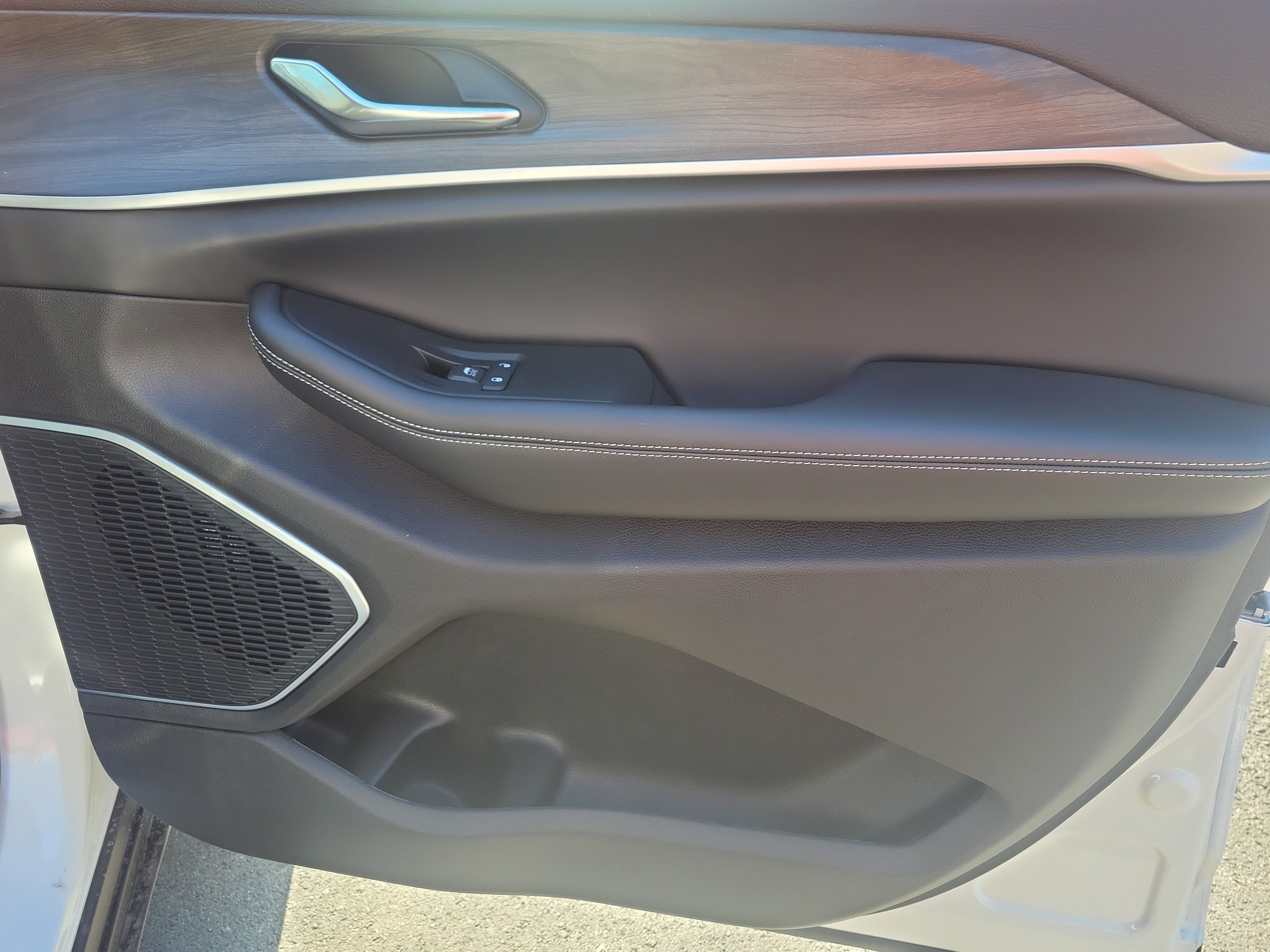 New 2026 Jeep Grand Cherokee Limited w/ Limited Altitude Package AWD/4WD image 33