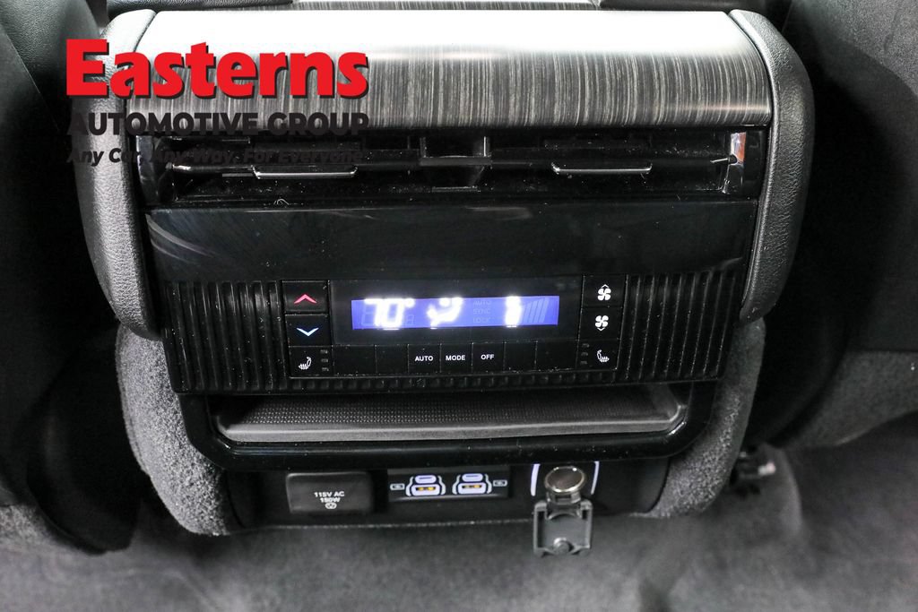 Used 2023 Jeep Wagoneer Series III w/ Preferred Equipment Group RWD image 20