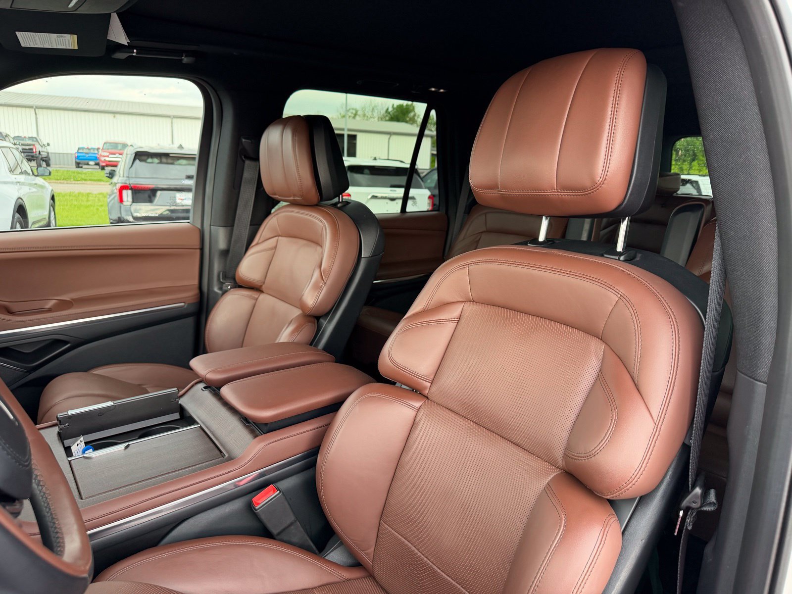 Used 2025 Lincoln Navigator Reserve AWD/4WD image 13
