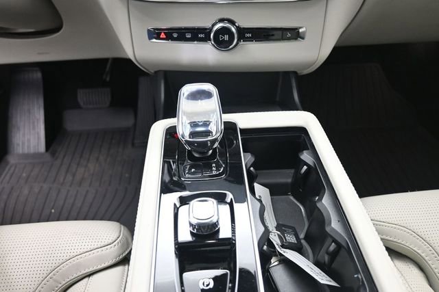 Certified 2026 Volvo XC90 T8 Ultra w/ Protection Package Premier AWD/4WD image 13