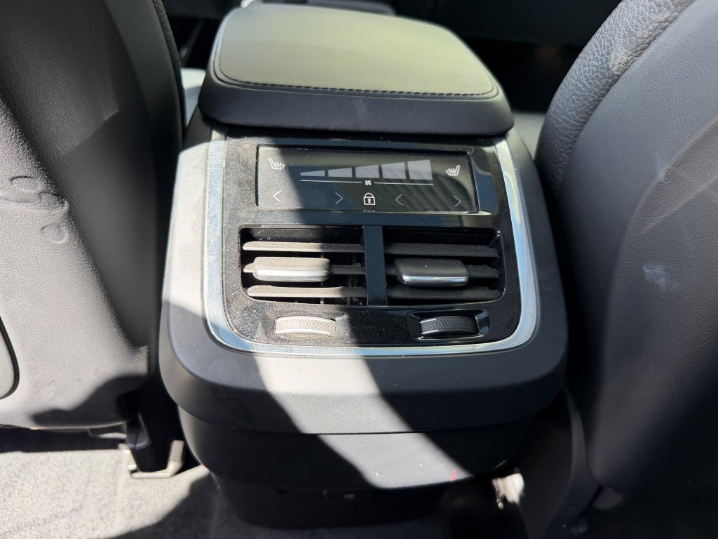Used 2023 Volvo XC90 B6 Plus w/ Protection Package Premier AWD/4WD image 36