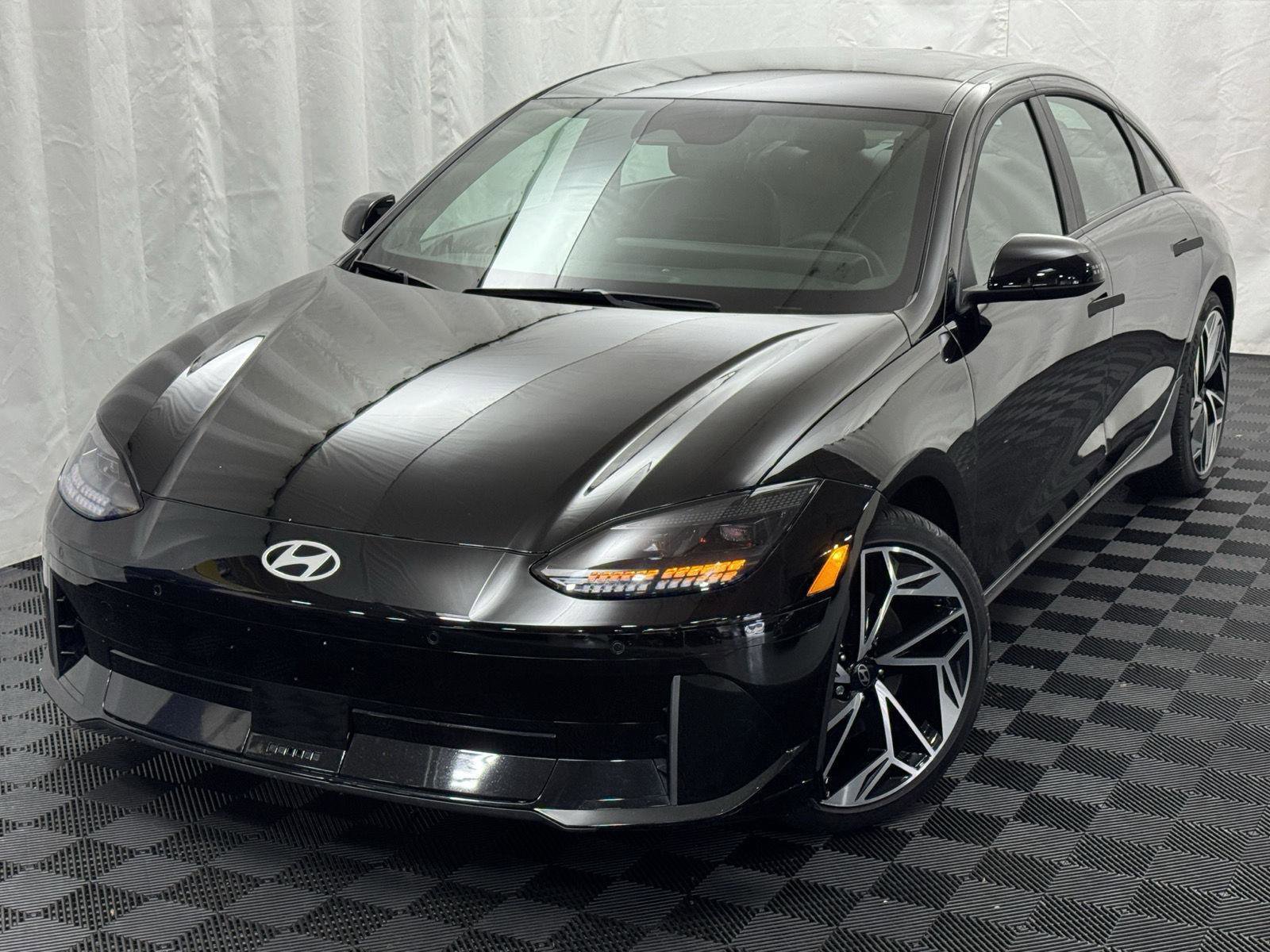 Used 2025 Hyundai Ioniq 6 SEL AWD/4WD image 4