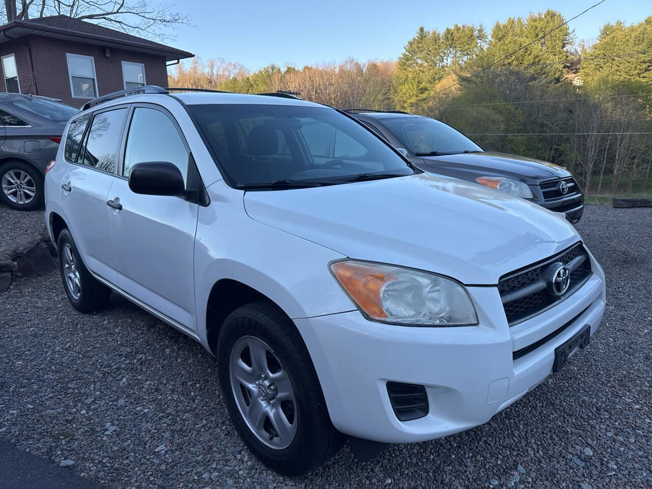 Used 2012 Toyota RAV4 4WD w/ Value Pkg image 2