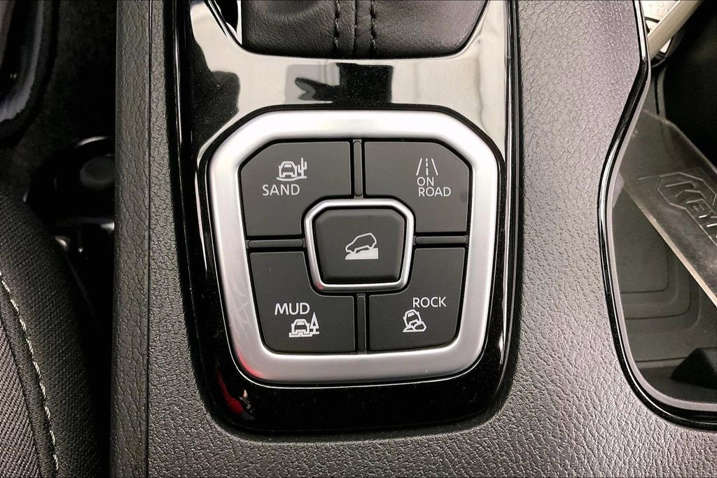 New 2026 Nissan Frontier SV w/ SV Convenience Package image 43