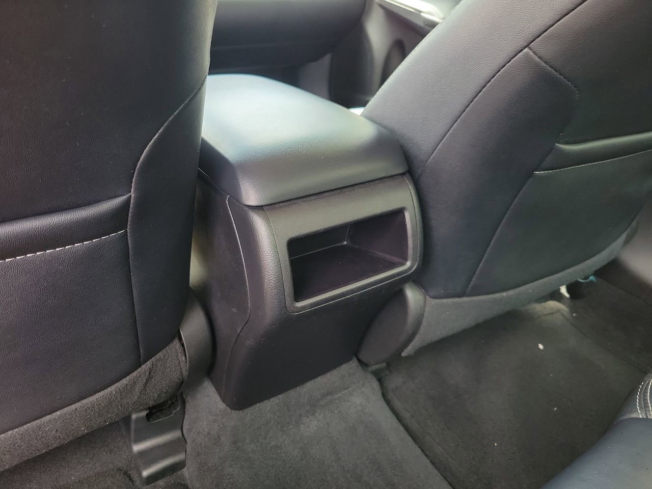 Used 2014 Toyota Camry SE w/ Fleet Convenience Package image 9