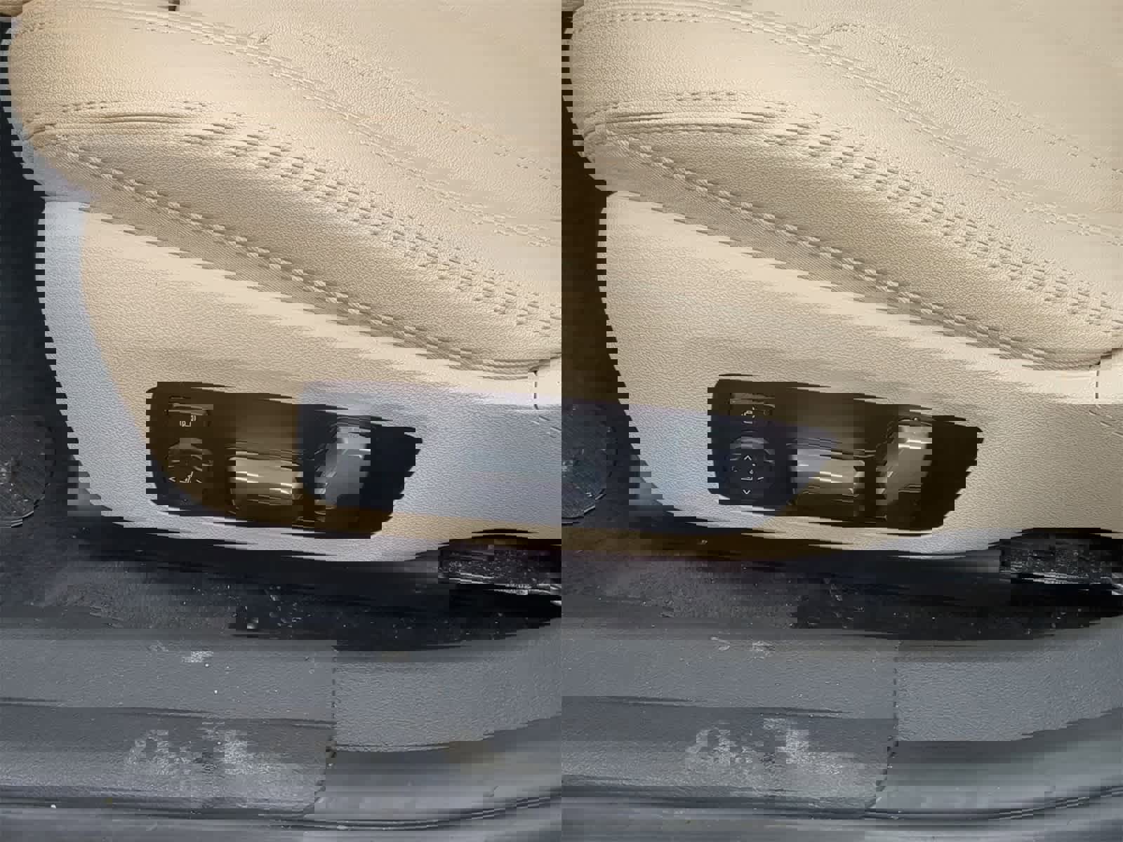 Used 2019 BMW 330i xDrive Sedan w/ Convenience Package image 24