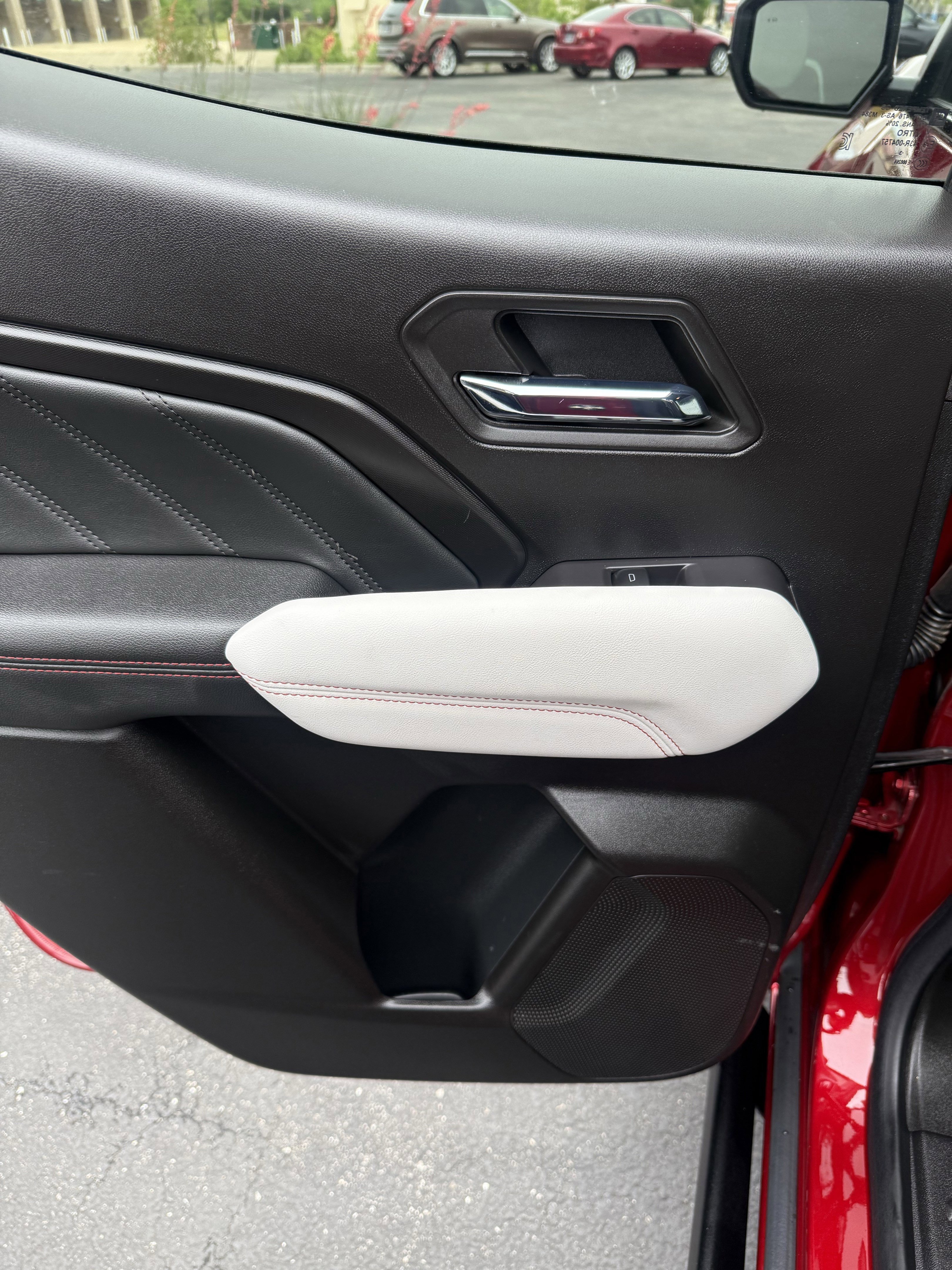 Used 2023 GMC Canyon AT4X AWD/4WD image 11