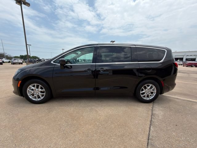 Used 2024 Chrysler Voyager LX FWD image 10