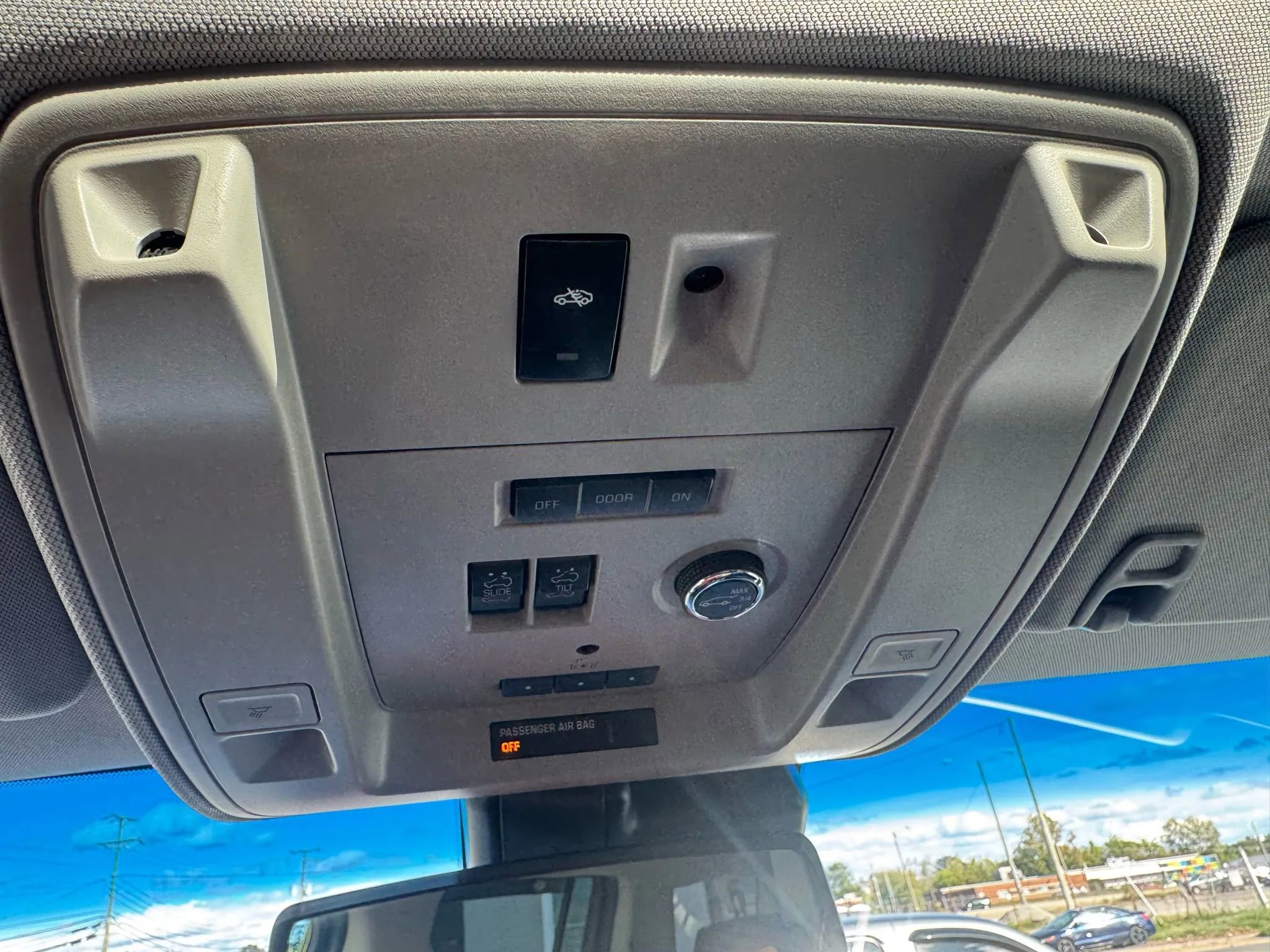 Used 2015 Chevrolet Suburban LTZ image 35