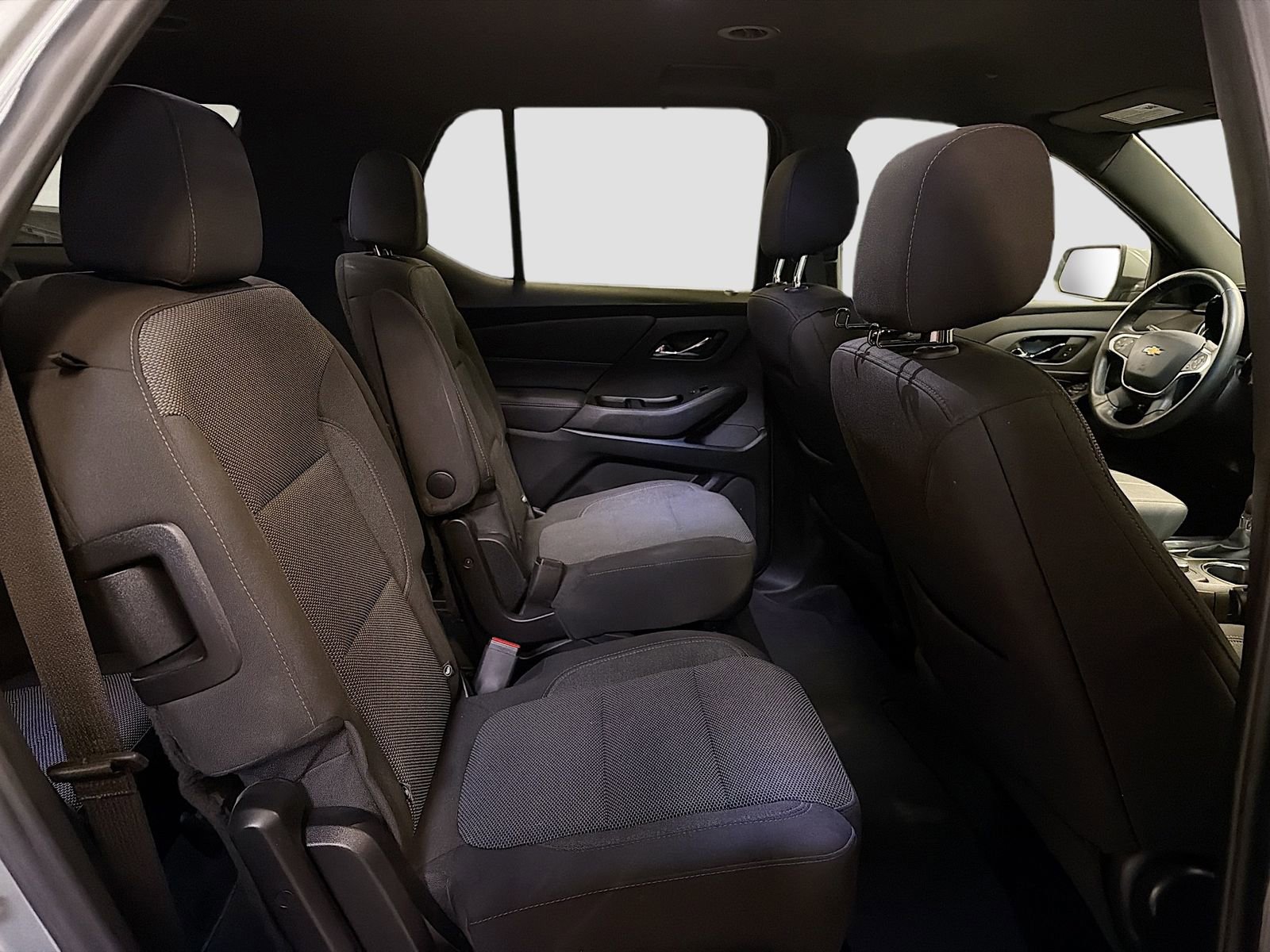 Used 2023 Chevrolet Traverse LT image 30