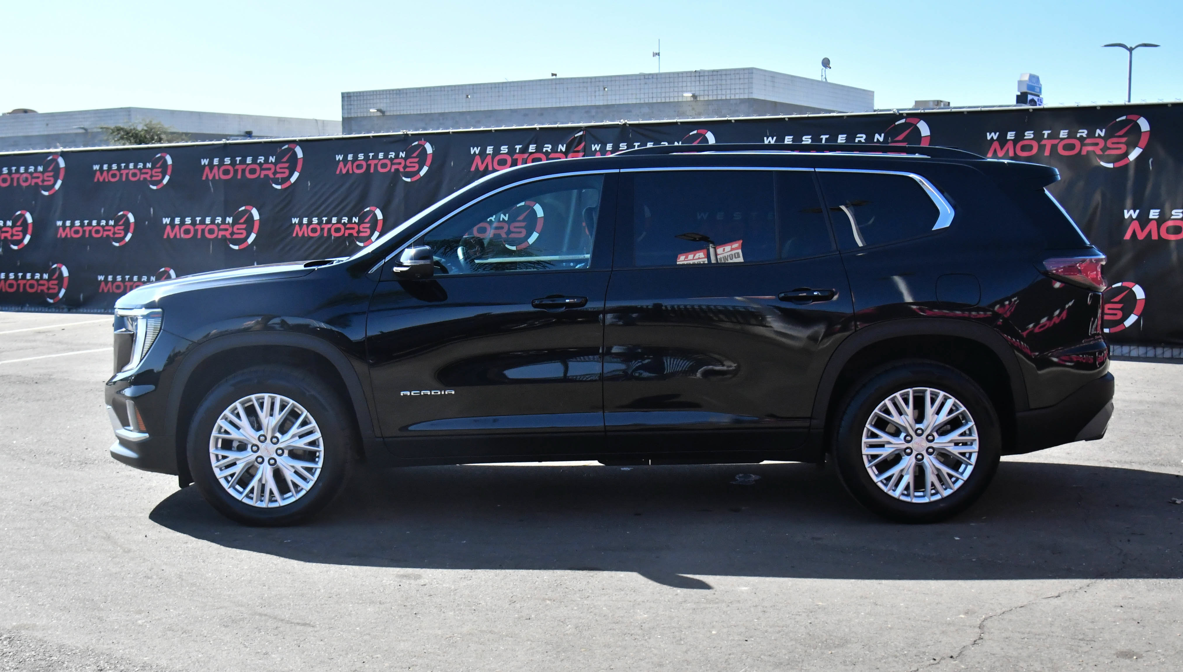 Used 2024 GMC Acadia Elevation AWD/4WD image 4